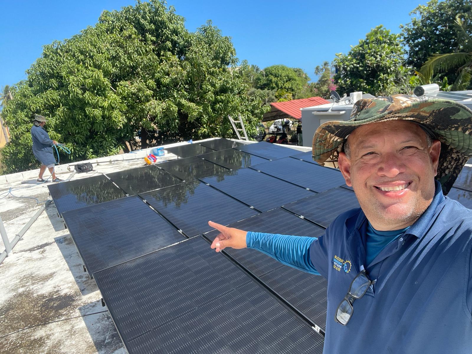 Mantenimiento de Paneles Solares en Puerto Rico . Limpieza de paneles solares Puerto Rico